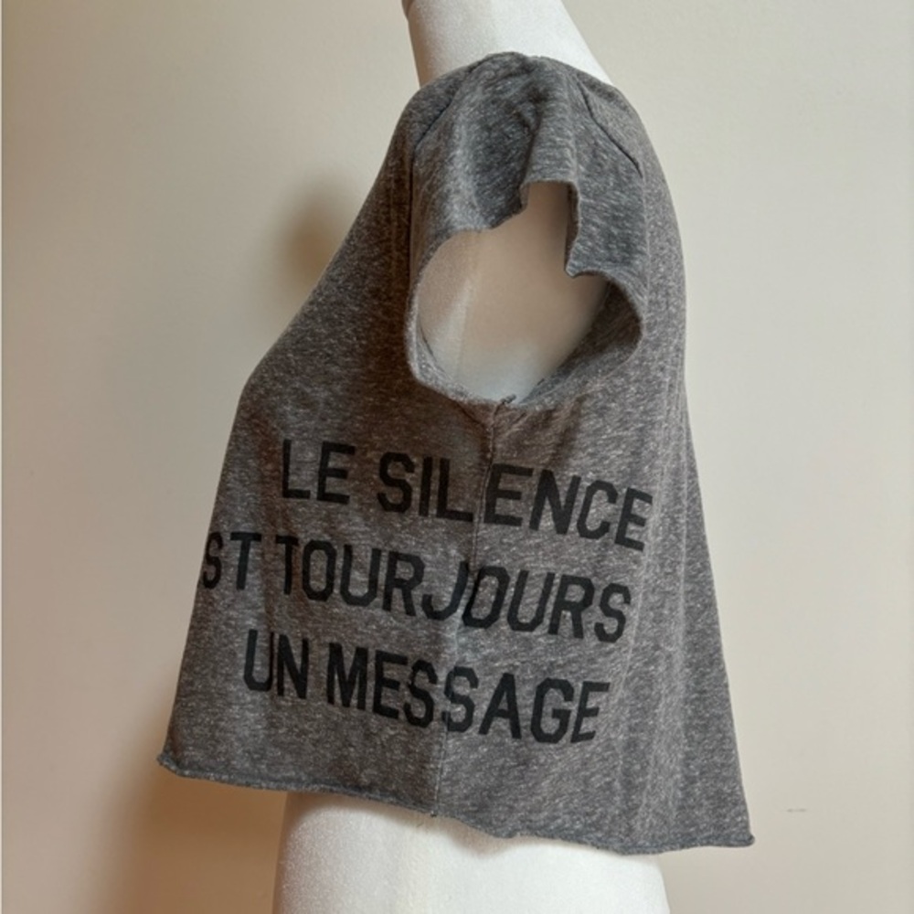 SALE 3️⃣ for $8! Y2K find! Urban Outfitters XS Crop Top w/ French writing